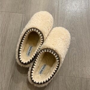 Steve Madden Platform Cream Slippers